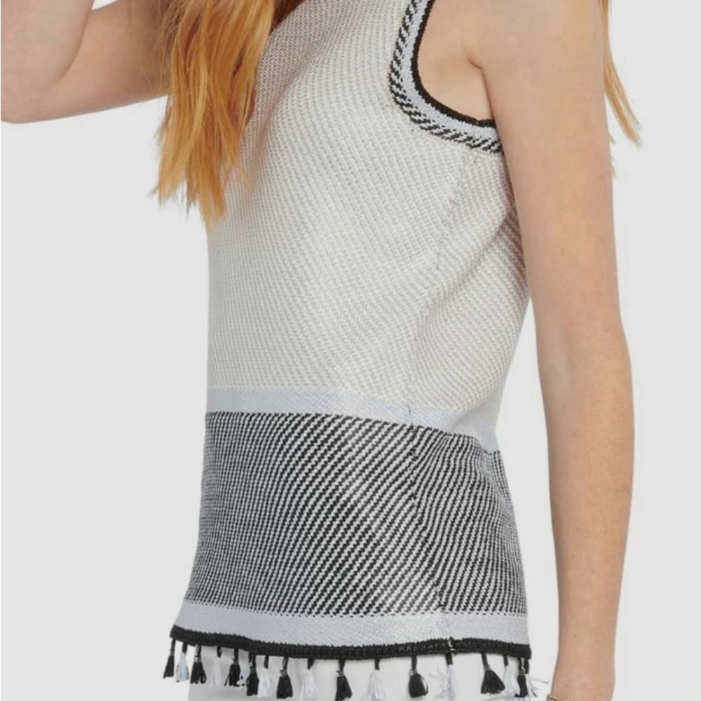 Nic+Zoe Women's White + Navy Scoop-Neck Sleeveless Lantana Tank - Picture 3 of 6